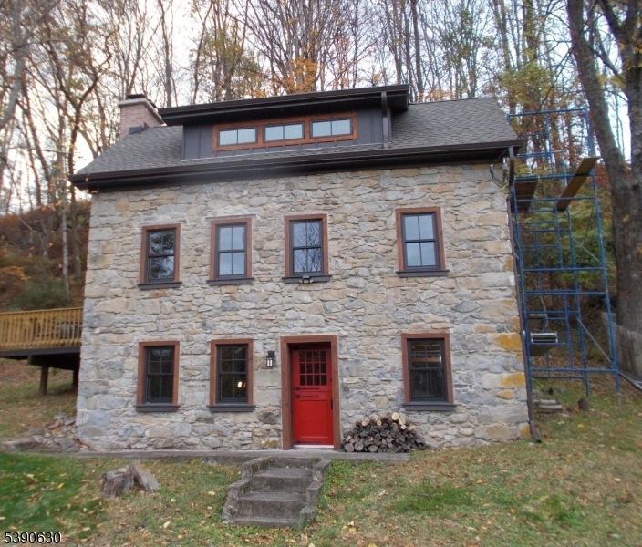 927 Wall St, Newton, NJ 07860 - photo 1