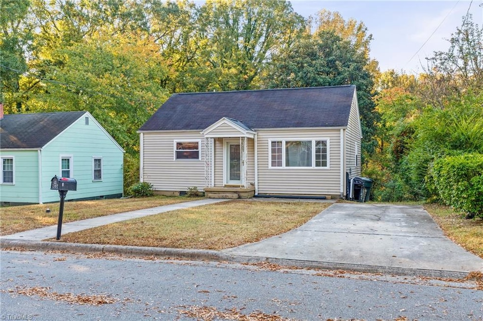 1502 Julian St, Greensboro, NC 27406 - photo 1