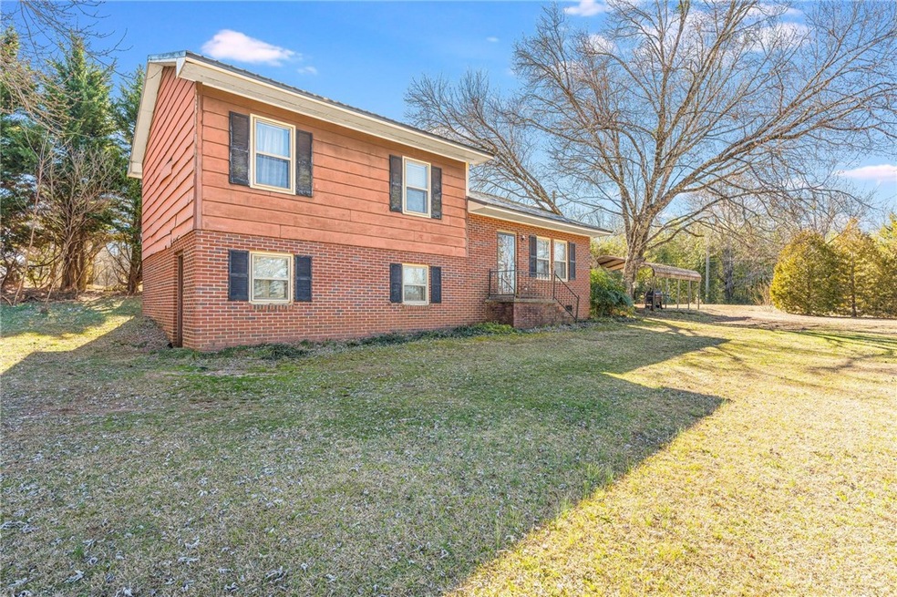 842 Campbell Town Rd, Walhalla, SC 29691 - photo 1