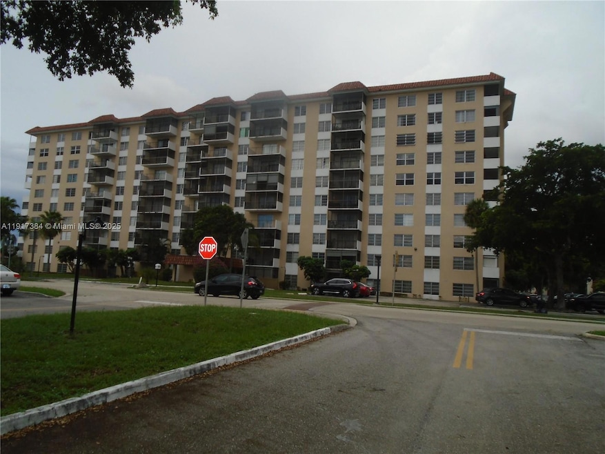 Manors of Inverrary unit 303, Lauderhill, FL 33319 - photo 1