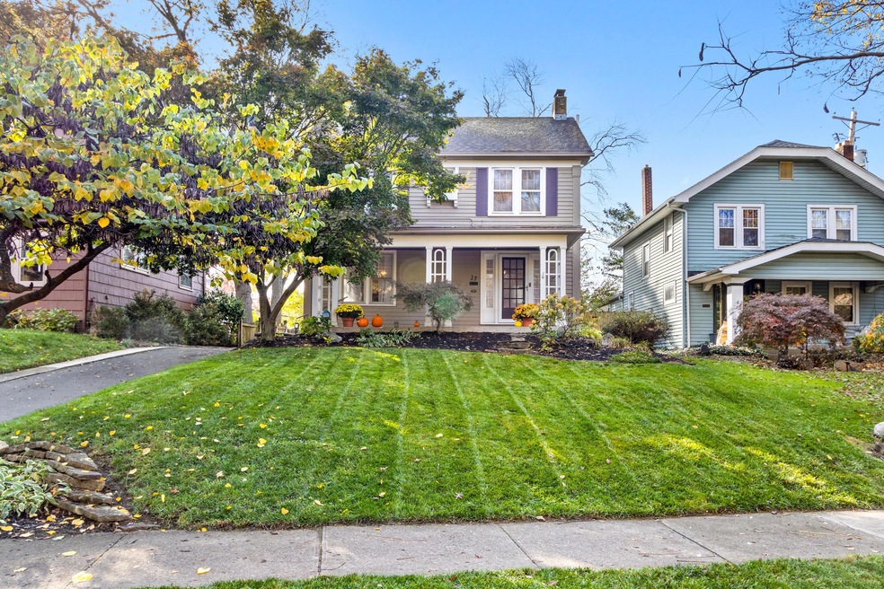 27 E Torrence Road-2.jpg-FULL