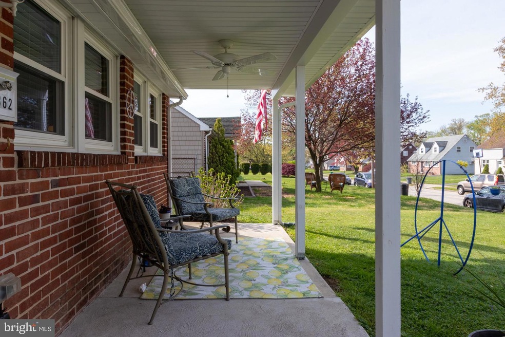 862 Bobwhite Ln, Secane, PA 19018 - photo 1