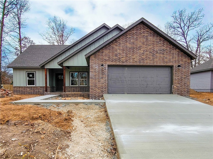 8 Judy Dr, Bella Vista, AR 72715 - photo 1