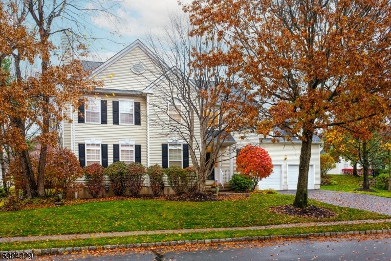 4 Hansom Rd, Basking Ridge, NJ 07920 - photo 1