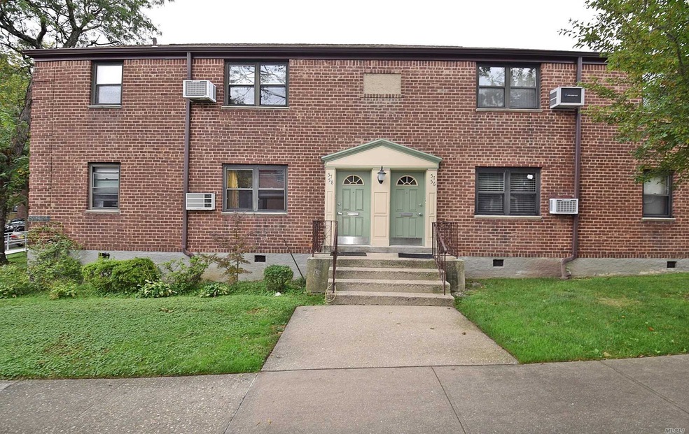 5758 246th Crescent unit Upper, Douglaston, NY 11362 - photo 1
