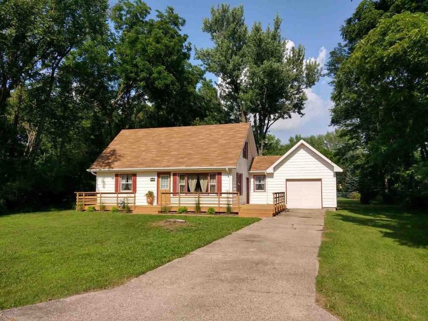 5431 S Driftwood Dr, Janesville, WI 53546 - photo 1