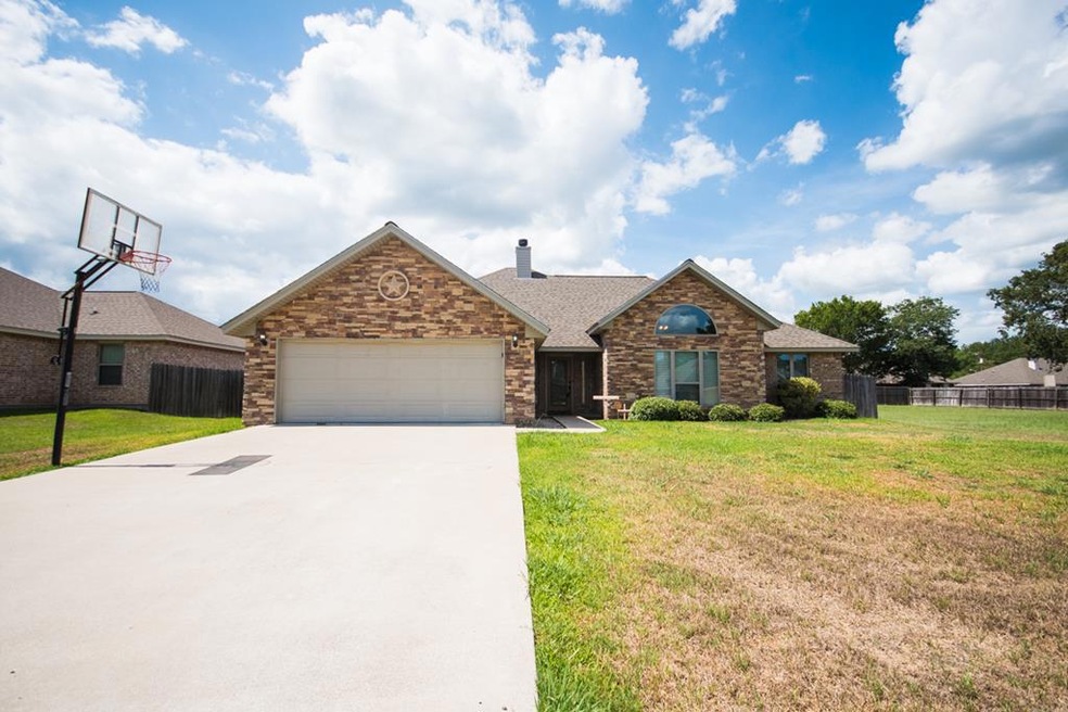 181 Plum Ridge, Lufkin, TX 75904 - photo 1