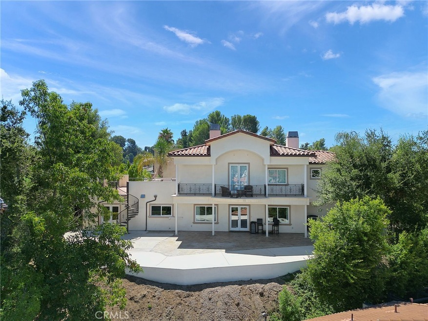 5165 Calatrana Dr, Woodland Hills, CA 91364 - photo 1