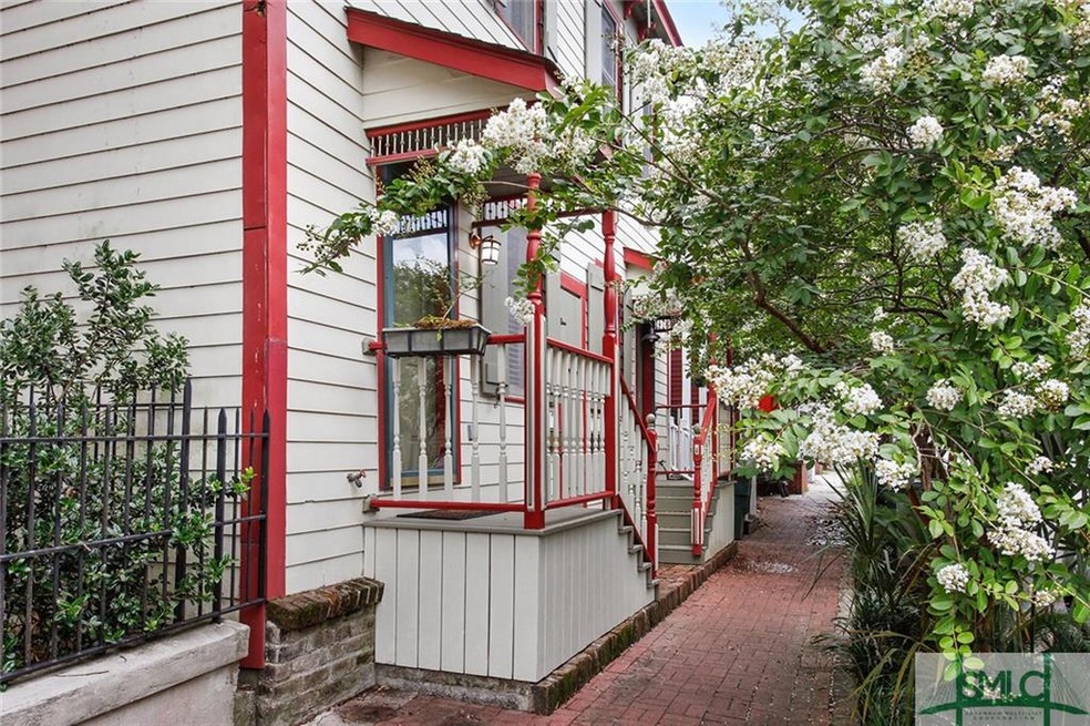 Move in ready Town Home in Savannah's Historic Dis