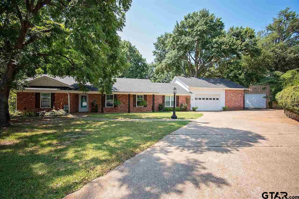 325 325 Glen Cove Cir, Tyler, TX 75701 - photo 1