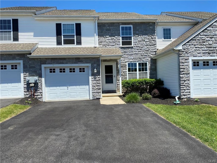 821 N Fork Dr, Easton, PA 18040 - photo 1