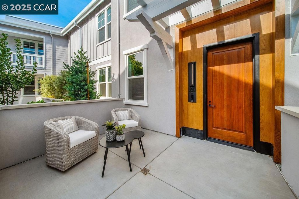 Pending $1,595,000 • Co-Listing Agent