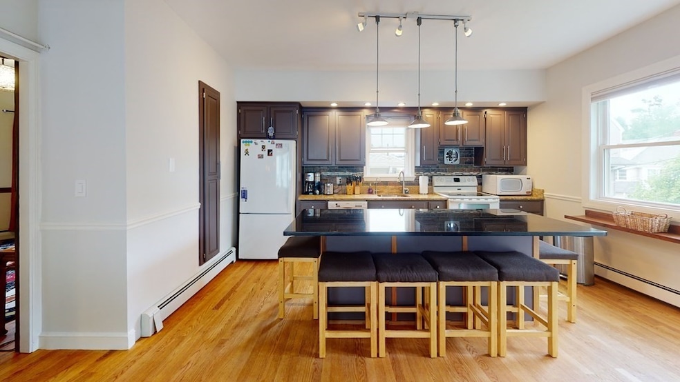 20 Oakland St, Newton, MA 02458 - photo 1