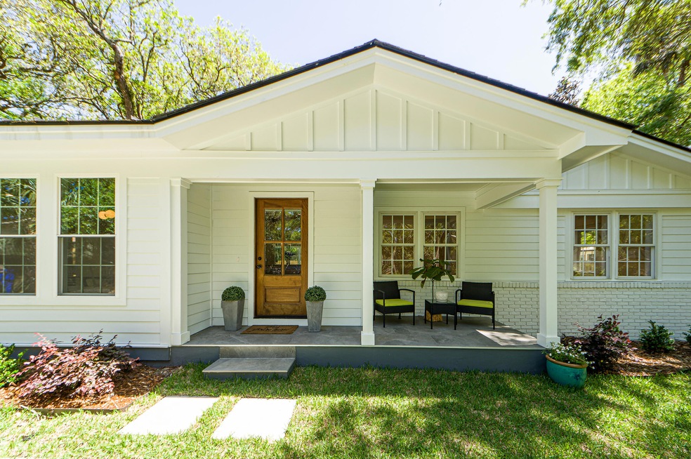 Sold $1,950,000 • Co-Listing Agent