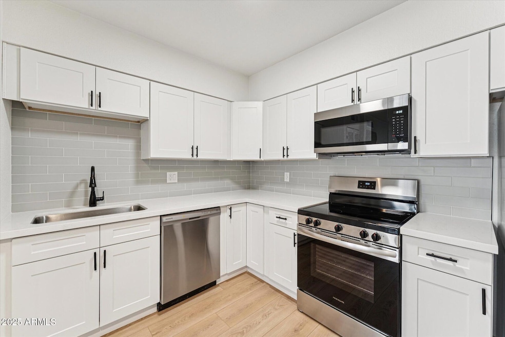 09-Kitchen