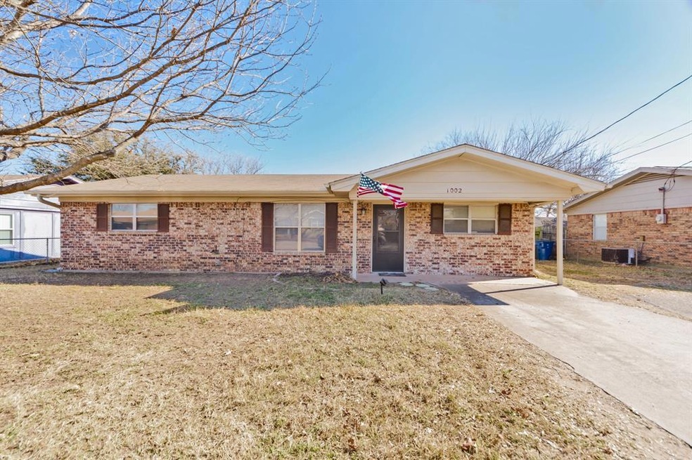 1002 N Miller St, Decatur, TX 76234 - photo 1