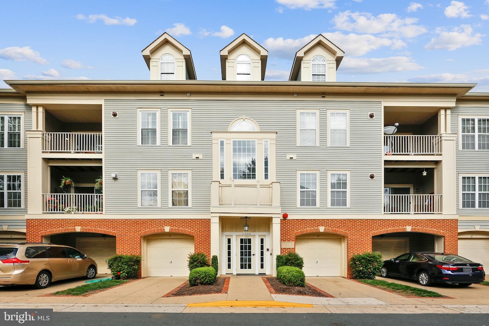 11306 Westbrook Mill Ln unit 301, Fairfax, VA 22030 - photo 1