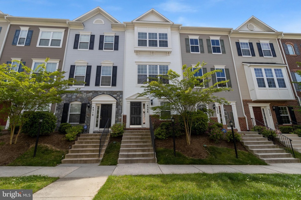 4308 Potomac Highlands Cir, Triangle, VA 22172 - photo 1