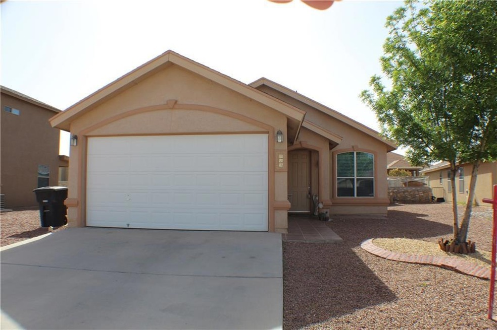 813 Desert Moon Dr, El Paso, TX 79928 - photo 1