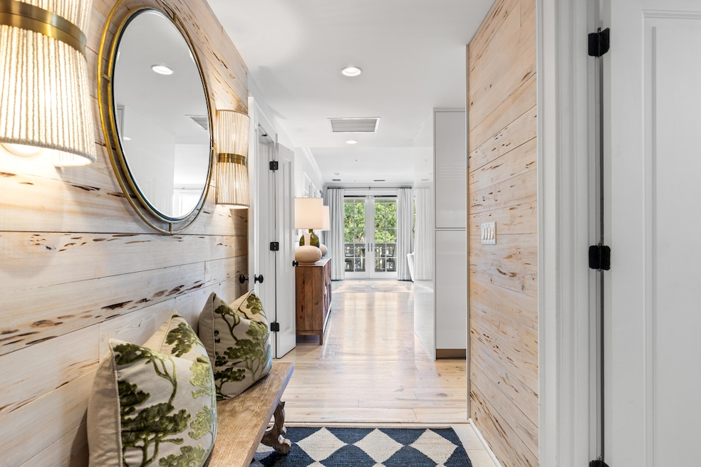 104 N Barrett Square 2B Rosemary Beach P