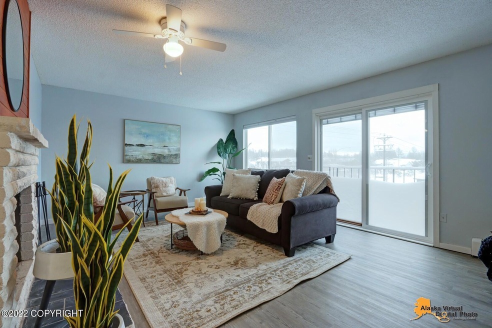 Beautiful West Dimond Condo