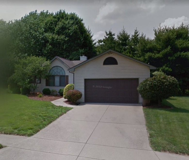 3014 Silver Fox Dr, Columbus, IN 47203 - photo 1