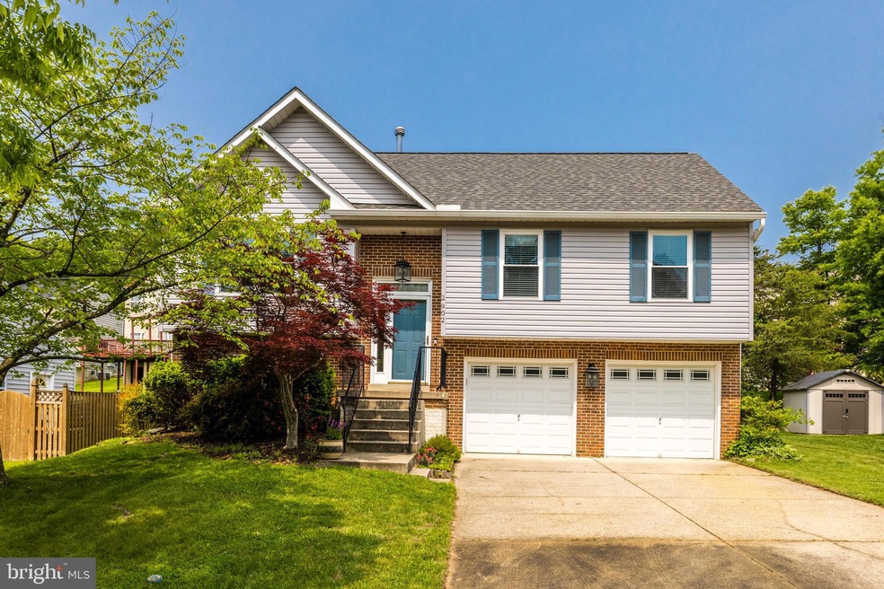 2902 Woodway Place, Cheverly, MD 20785 - photo 1