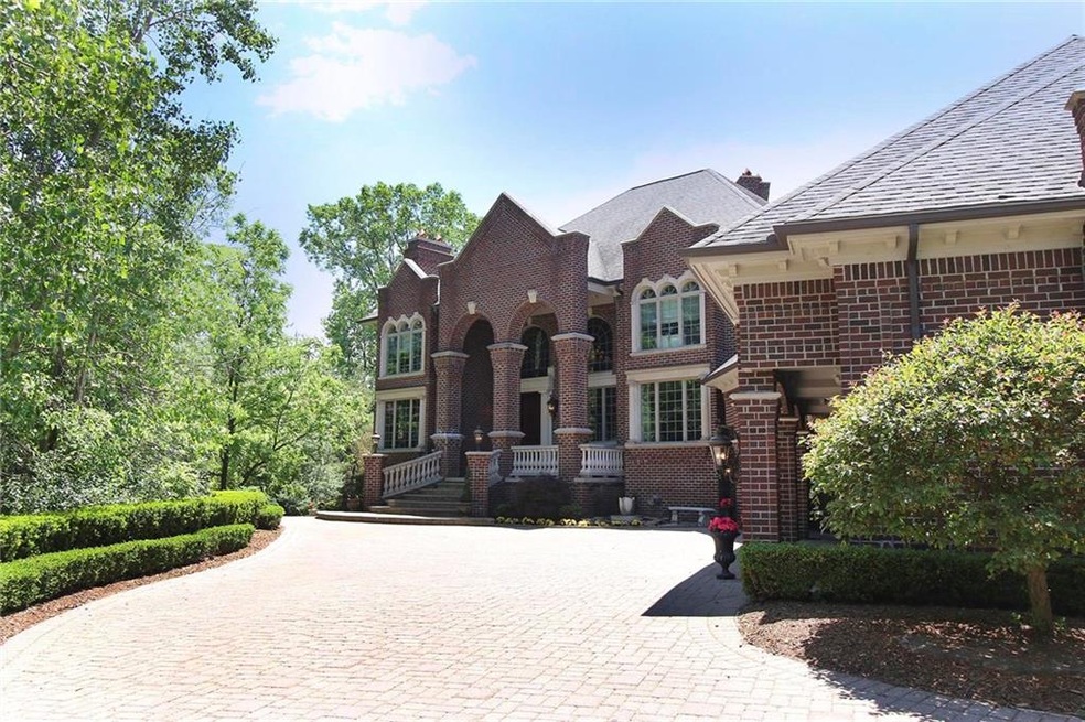 3725 Rosewood Ln, Rochester Hills, MI 48309 - photo 1