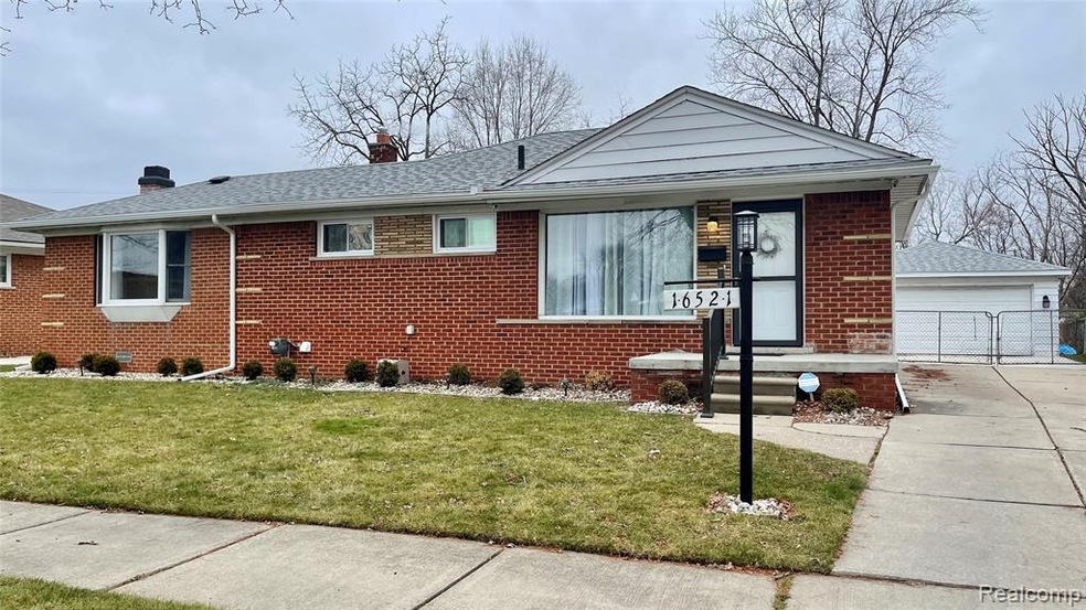 16521 Mayfield St, Roseville, MI 48066 - photo 1