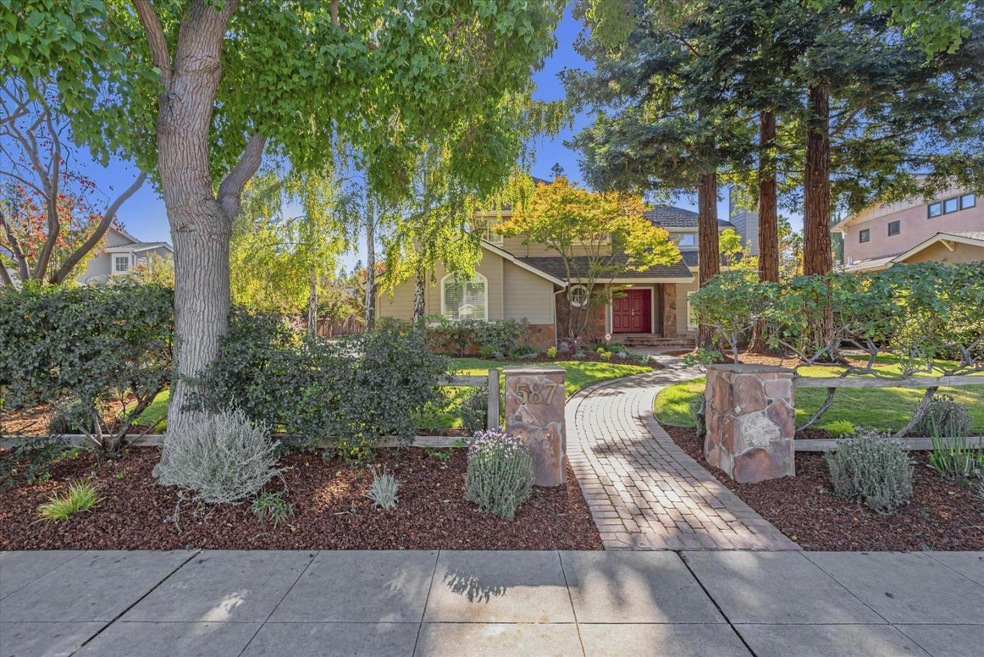 Sold $4,925,000 • Co-Listing Agent