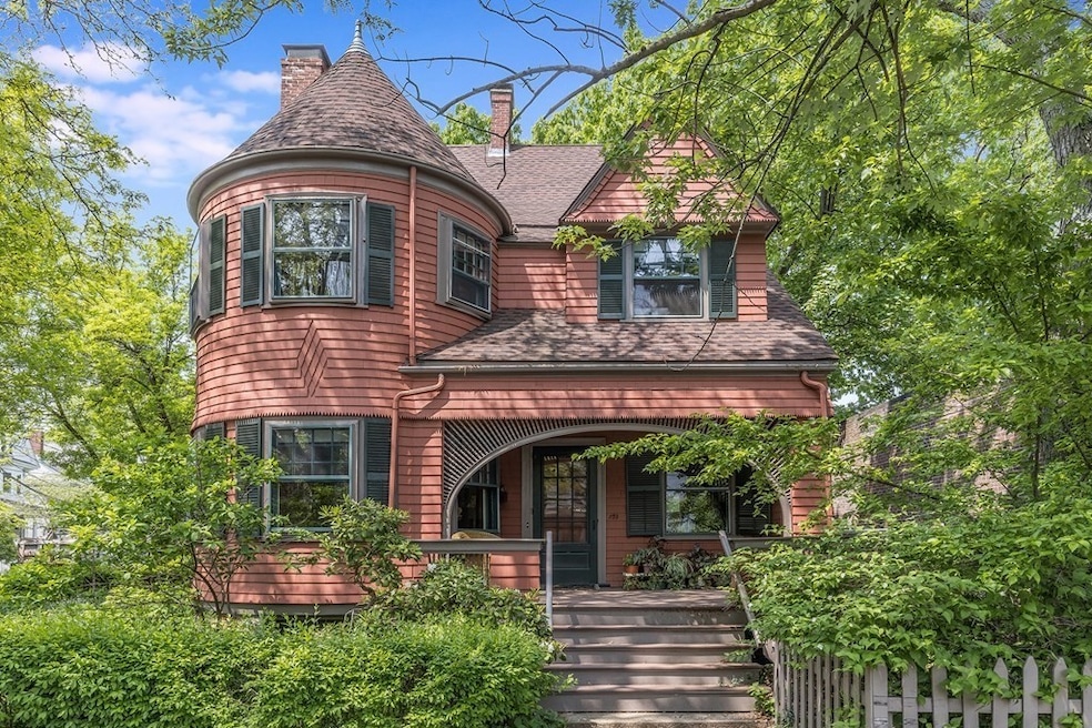 153 Cypress St, Brookline, MA 02445 - photo 1