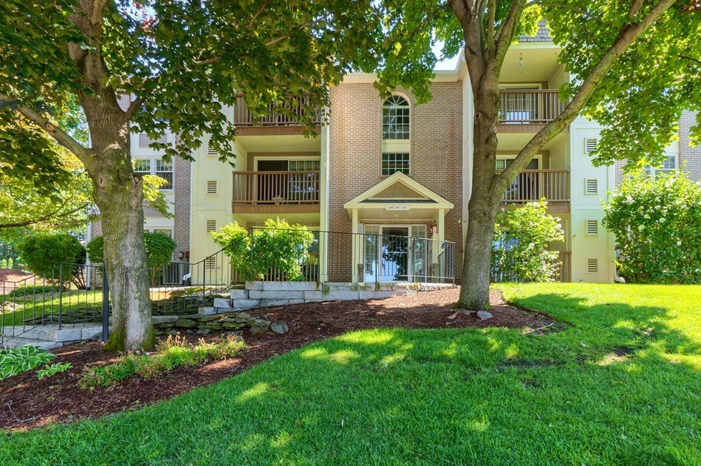 226 Cannongate III unit 226, Nashua, NH 03063 - photo 1