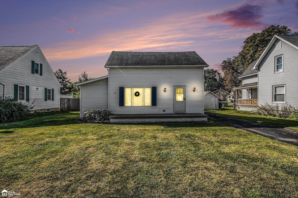 9456 Genesee St, New Lothrop, MI 48460 - photo 1