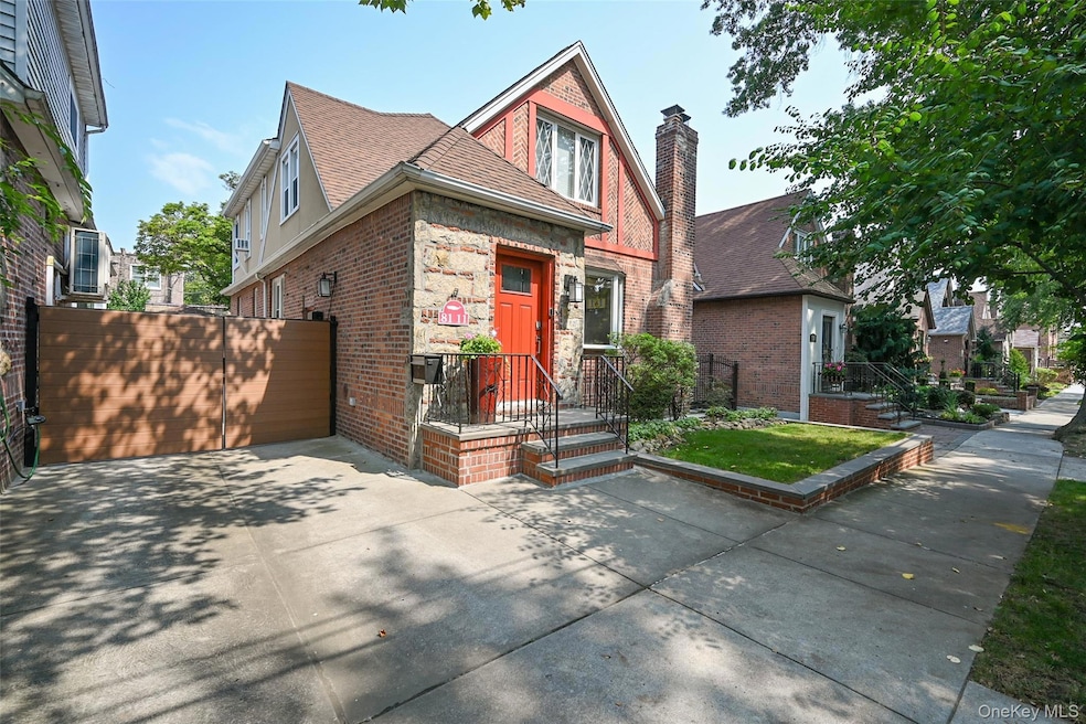 81-11 64th Rd, Flushing, NY 11379 - photo 1