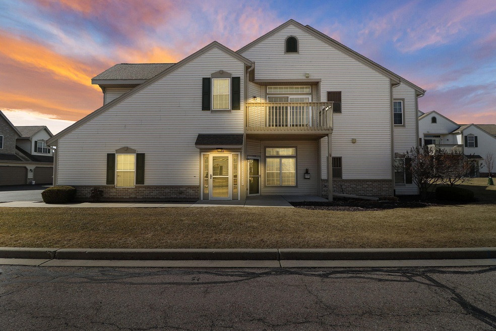 1118 Hastings Ct #202
