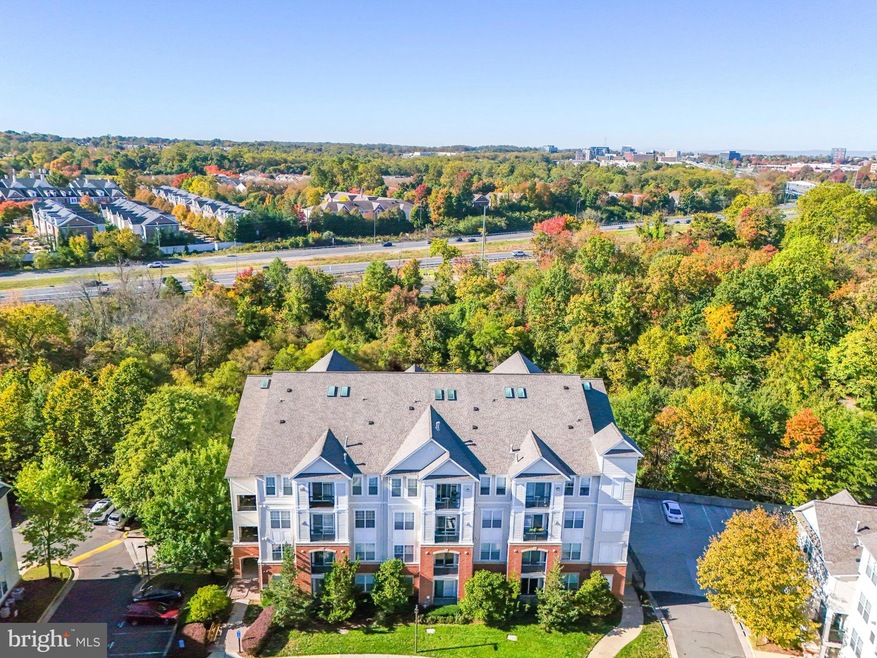11350 Aristotle Dr unit 7-302, Fairfax, VA 22030 - photo 1