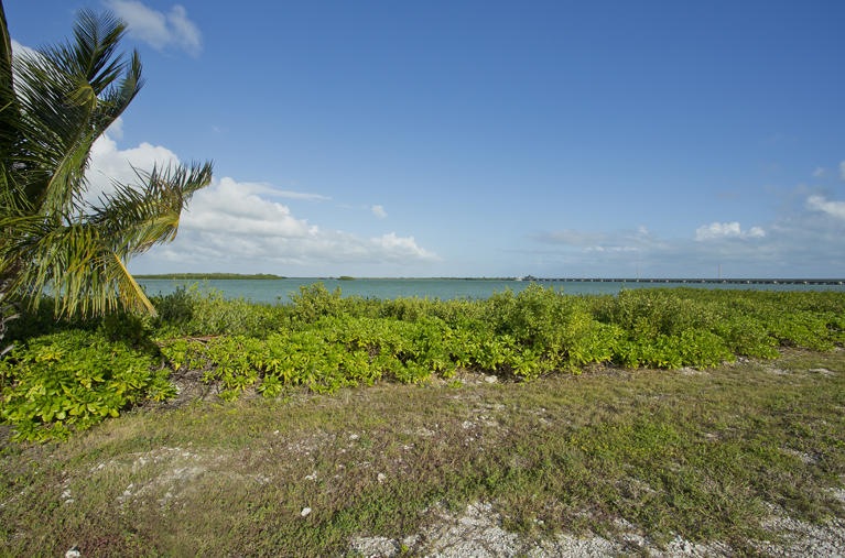 Gorgeous Open Water Views!