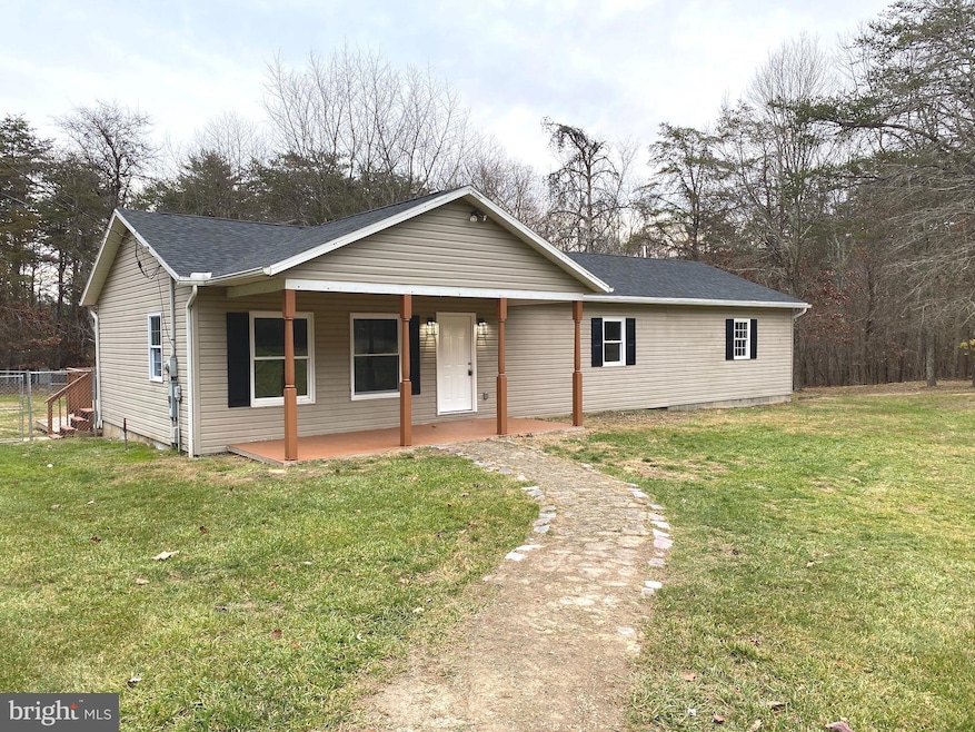 91 Whitetail Dr, Berkeley Springs, WV 25411 - photo 1