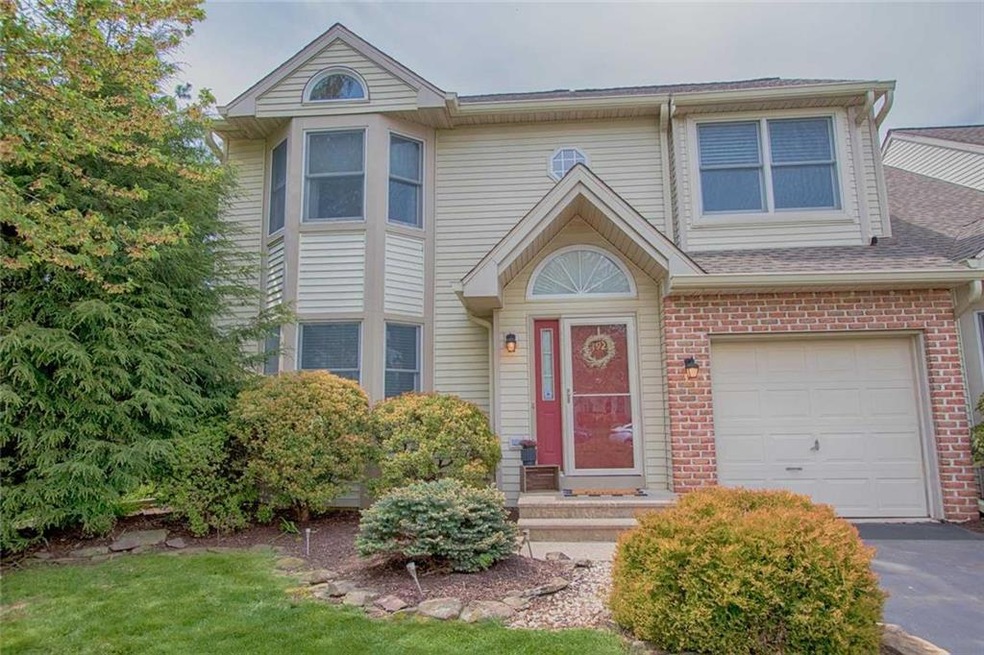 192 Ridings Cir, Macungie, PA 18062 - photo 1