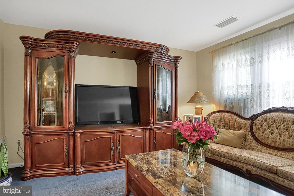 207 Adams Dr, Womelsdorf, PA 19567 - photo 1