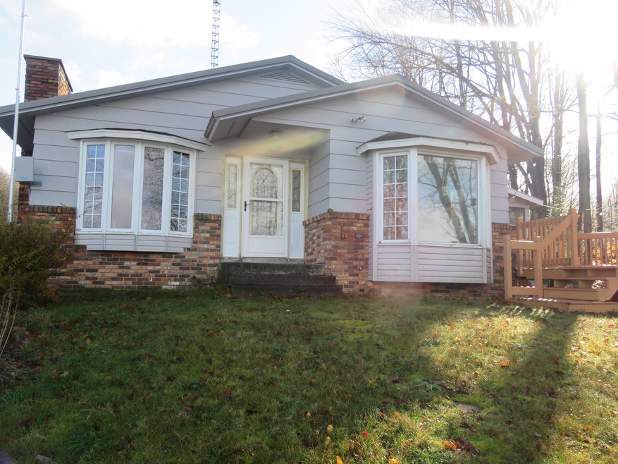 21-1298 lake side home 11-21