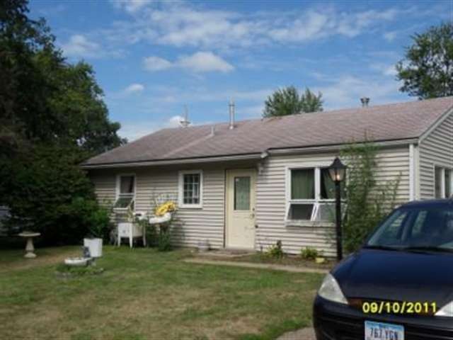 2710 W 68th St, Davenport, IA 52806 - photo 1