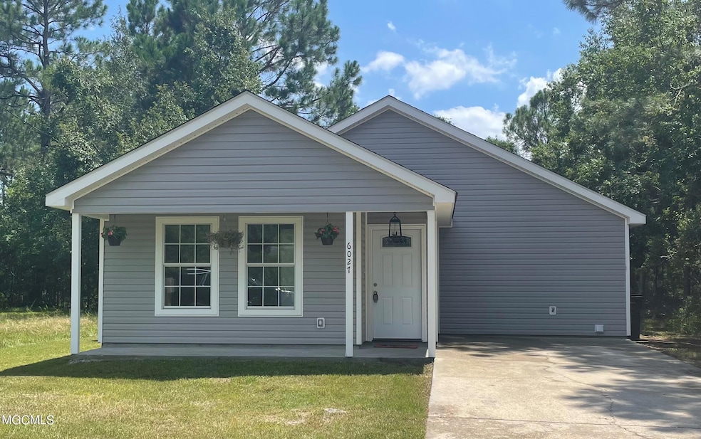 6027 Tate St, Bay Saint Louis, MS 39520 - photo 1