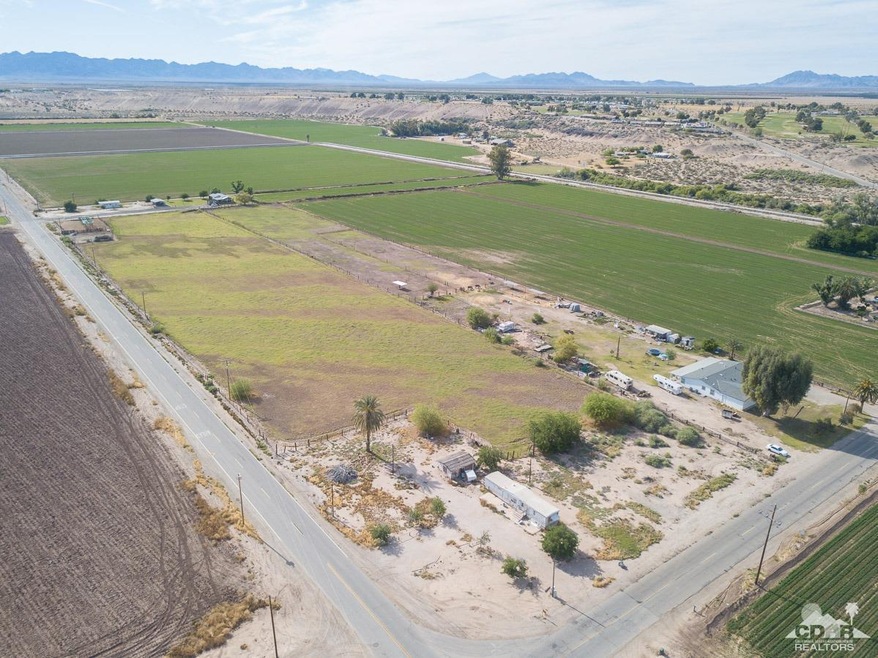 2901 N Defrain Blvd, Blythe, CA 92225 - photo 1