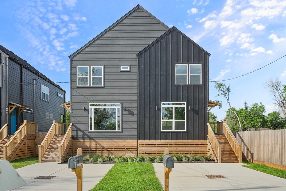 764 Dillard St unit B, Houston, TX 77091 - photo 1