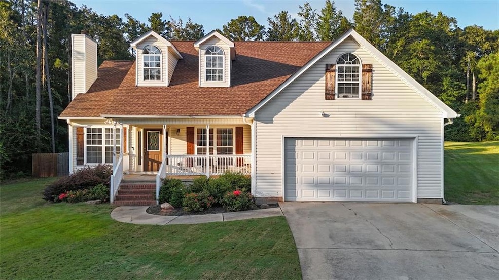 304 Patrick Cir, Jenkinsburg, GA 30234 - photo 1