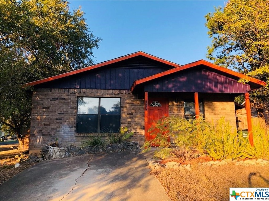 912 Dartmouth St, San Marcos, TX 78666 - photo 1