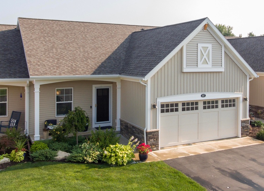 867 S Center Park Dr SW unit 19, Byron Center, MI 49315 - photo 1