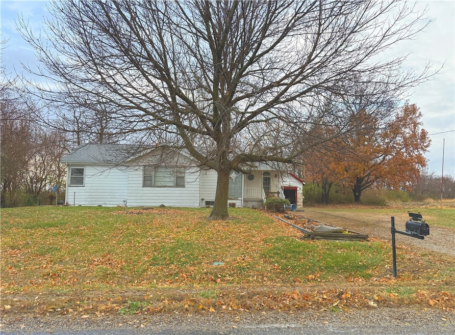 1004 Cr 1300n, Sullivan, IL 61951 - photo 1