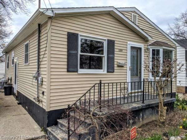 1309 Vermilya Ave, Flint, MI 48507 - photo 1